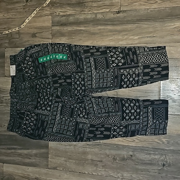 Jessica Simpson cropped pants geometric print pockets new - Picture 3 of 3